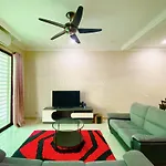Homestay Deekay Sri Sendayan